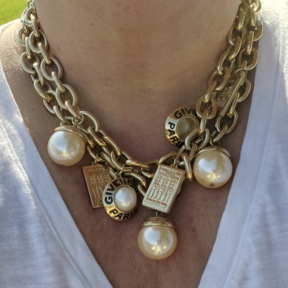 Givenchy Necklace - Picture 12 of 12